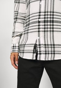 Only & Sons ONSNATE LIFE CHECK SHIRT - Camisa - star white