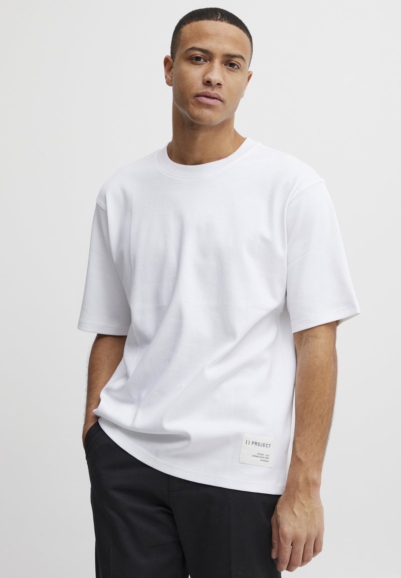 11 Project PRAndre - T-shirts - white