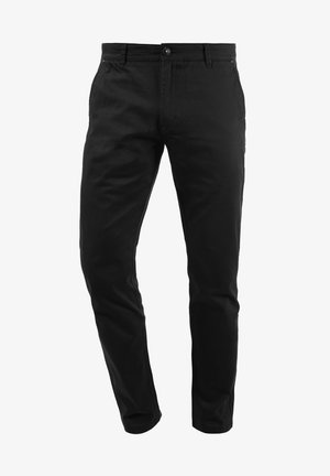 Heren slim-fit zwarte broek met frontknop, rits, riemlussen en zijzakken, tentoongesteld op witte achtergrond.