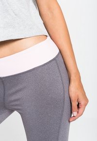 Even&Odd active Pantaloncini 3/4 - mottled grey