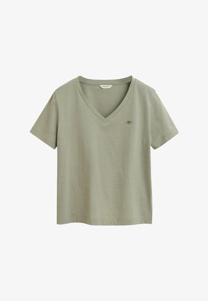 Tričko s krátkým rukávem ve tvaru V vyrobené z jemné olivově zelené bavlny, s malým vyšitým logem na hrudi.
