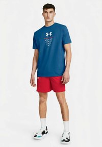 Under Armour ZONE - Pantalón corto de deporte - red