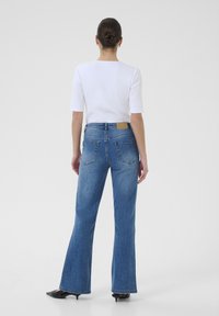 Kaffe Džíny Bootcut - medium blue denim