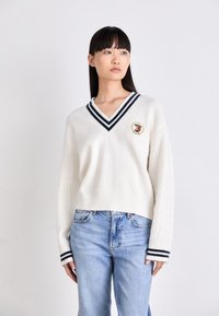 Tommy Jeans CREST CABLE  - Jersey de punto - ancient white