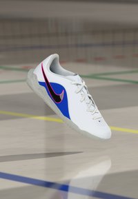 Δεν επιλέχθηκε, white/black/racer blue/pink blast