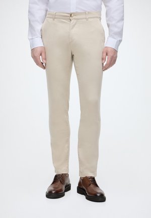 SLIM CHINO - Chinos - cashew beige