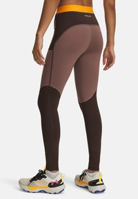 Under Armour LAUNCH TRAIL - Zimné legíny - kona brown