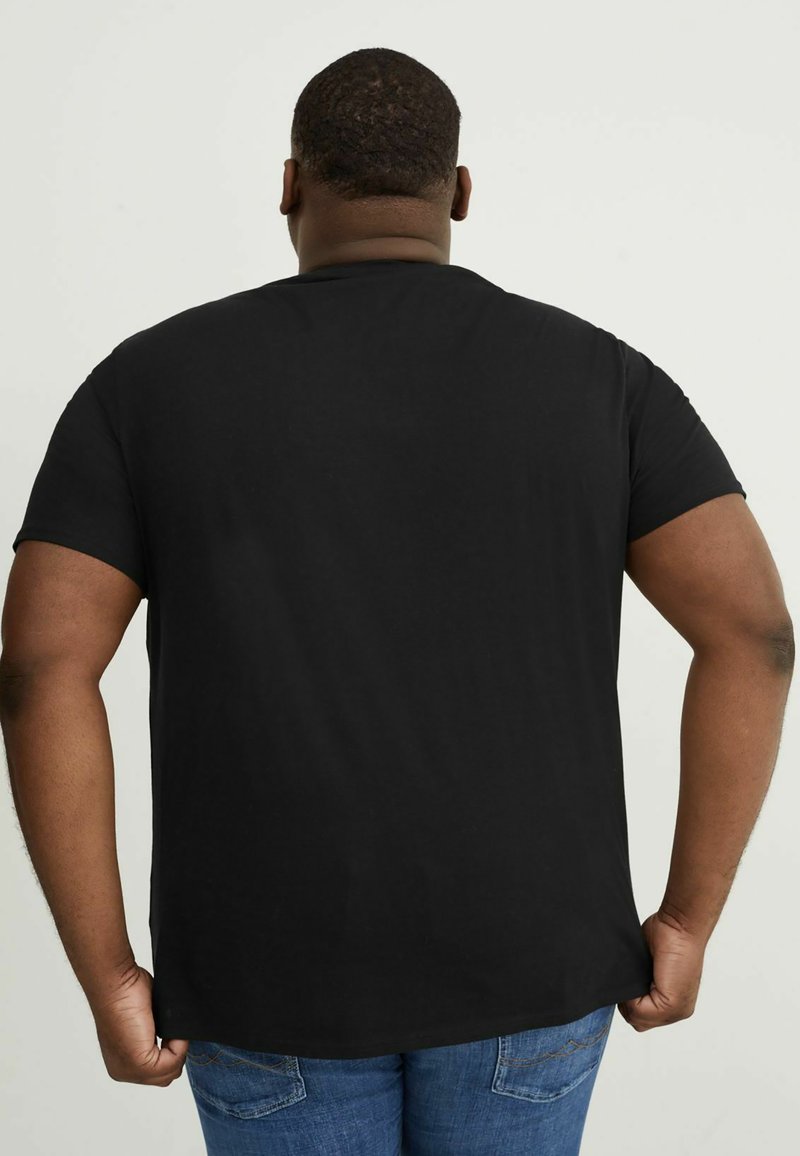 Herren T-Shirts basic | C&A 2PACK PLUS SIZE T-Shirt basic black/schwarz - KN26454 Herren T-Shirts basic | C&A 2PACK PLUS SIZE T-Shirt basic black/schwarz - KN26454