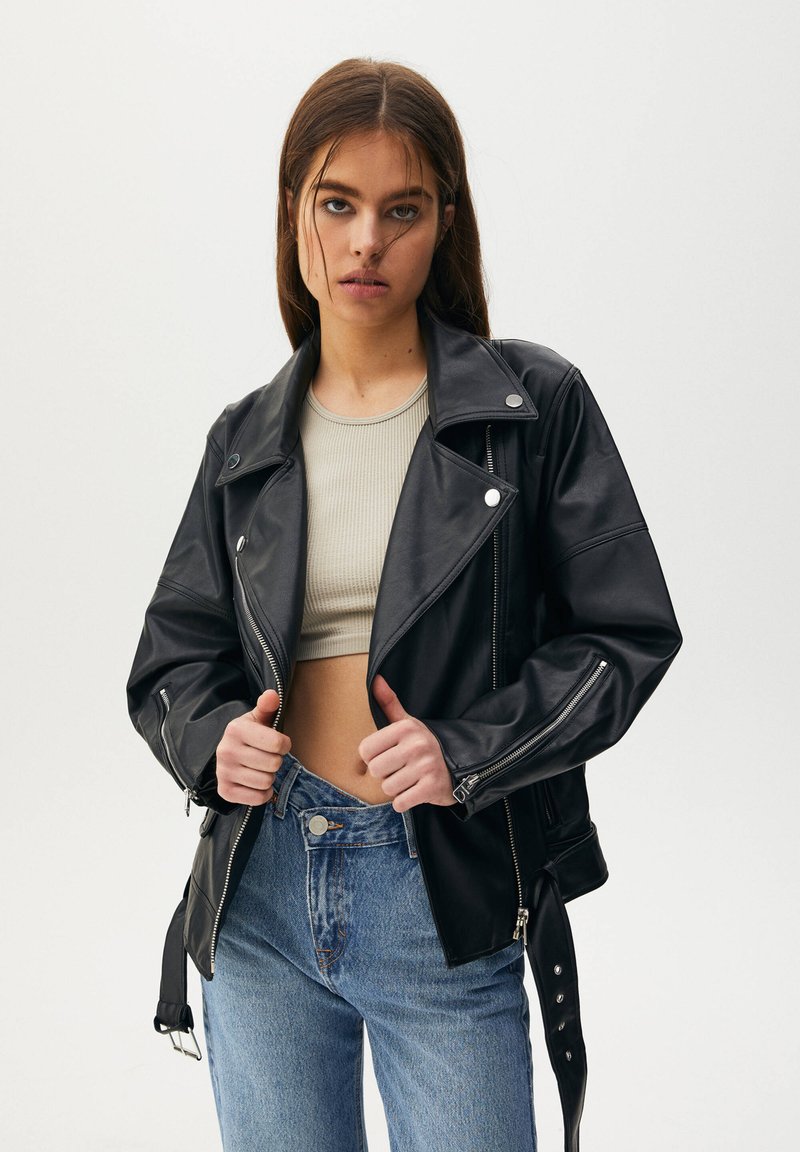 PULL&BEAR Keinonahkatakki black/musta Zalando.fi