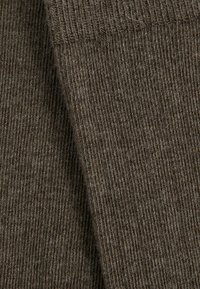 Reiss FELICIA BLEND LOAFER  - Strømper - chocolate