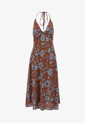 Brązowa sukienka w kwiaty z dekoltem halter, ozdobiona niebieskimi wzorami kwiatowymi i zwiewną sylwetką. Wykonana z lekkiego materiału.
