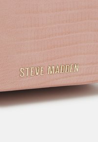 Steve Madden BVILMA - Rankinė - dusty rose