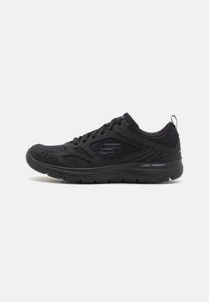 Scarpa sportiva Skechers nera leggera con tomaia in mesh, chiusura con lacci e suola ammortizzata, mostrata di profilo su sfondo bianco.