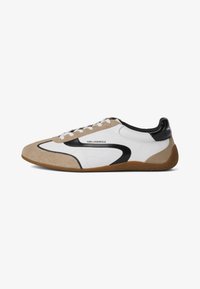 Δεν επιλέχθηκε, wht lthr suede w/off wht