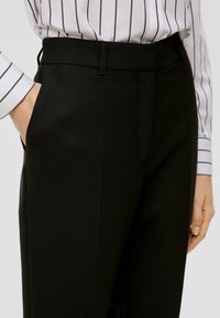 s.Oliver BLACK LABEL Spodnie materiałowe