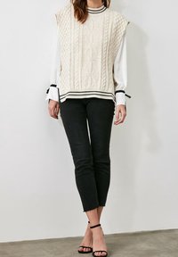 Trendyol Sweter
