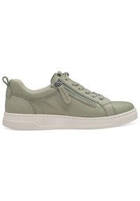 Sneaker in pelle verde chiaro con superficie testurizzata, chiusura con lacci sul davanti e cerniera laterale. Include una suola in gomma bianca e un tab per il richiamo sul retro.