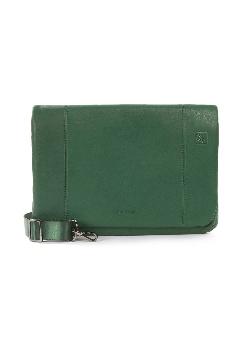 Borsa a tracolla in pelle verde con una texture liscia, chiusura a patta, tracolla regolabile e dettagli del logo in rilievo sul davanti.
