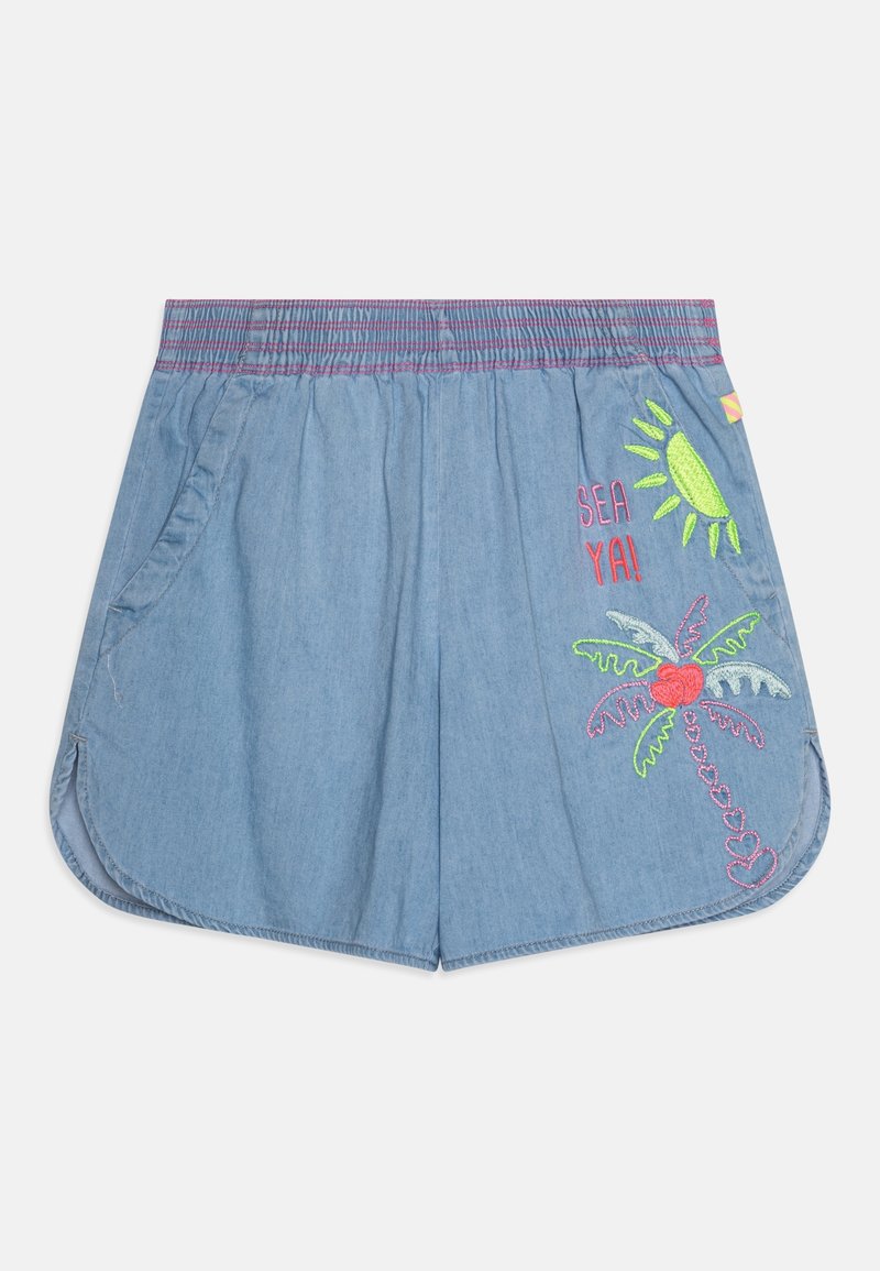 Shorts bleus à taille élastique avec surpiqûres roses, poches latérales, soleil brodé, palmier et texte "SEA YA!" sur le côté droit.