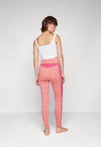 Kari Traa ROSE HIGH WAIST PANT - Pagrindo sluoksnis - bright pink
