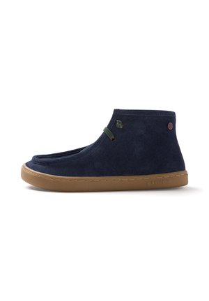 Gioseppo, GIOSEPPO BAREFOOT WALLABEE BOOTIES 80500 - Botines con cordones - marino