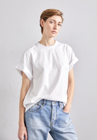 Victoria Beckham Basic T-shirt - white