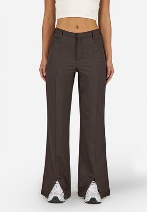 BOLOGNA SUIT PANTS - Trousers - walnut brown