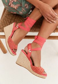 Next Sandales à talons hauts - pink