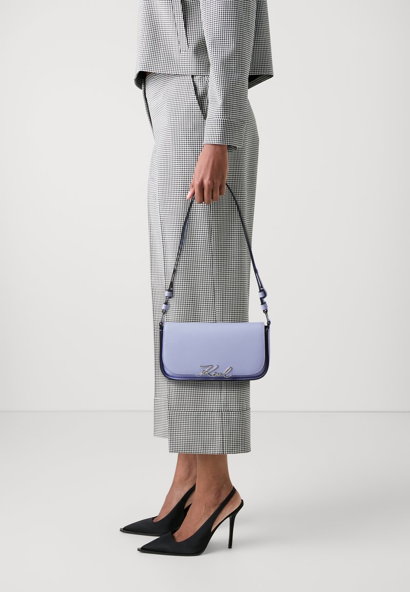KARL LAGERFELD SIGNATURE - Sac à main - sweet lavender