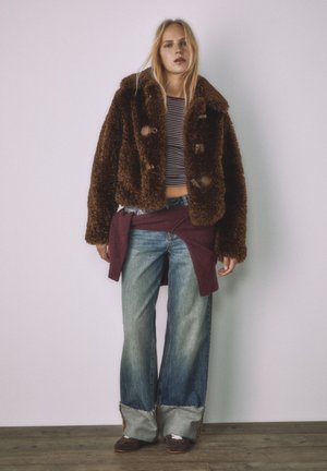 Stradivarius Zimska jakna - dark brown