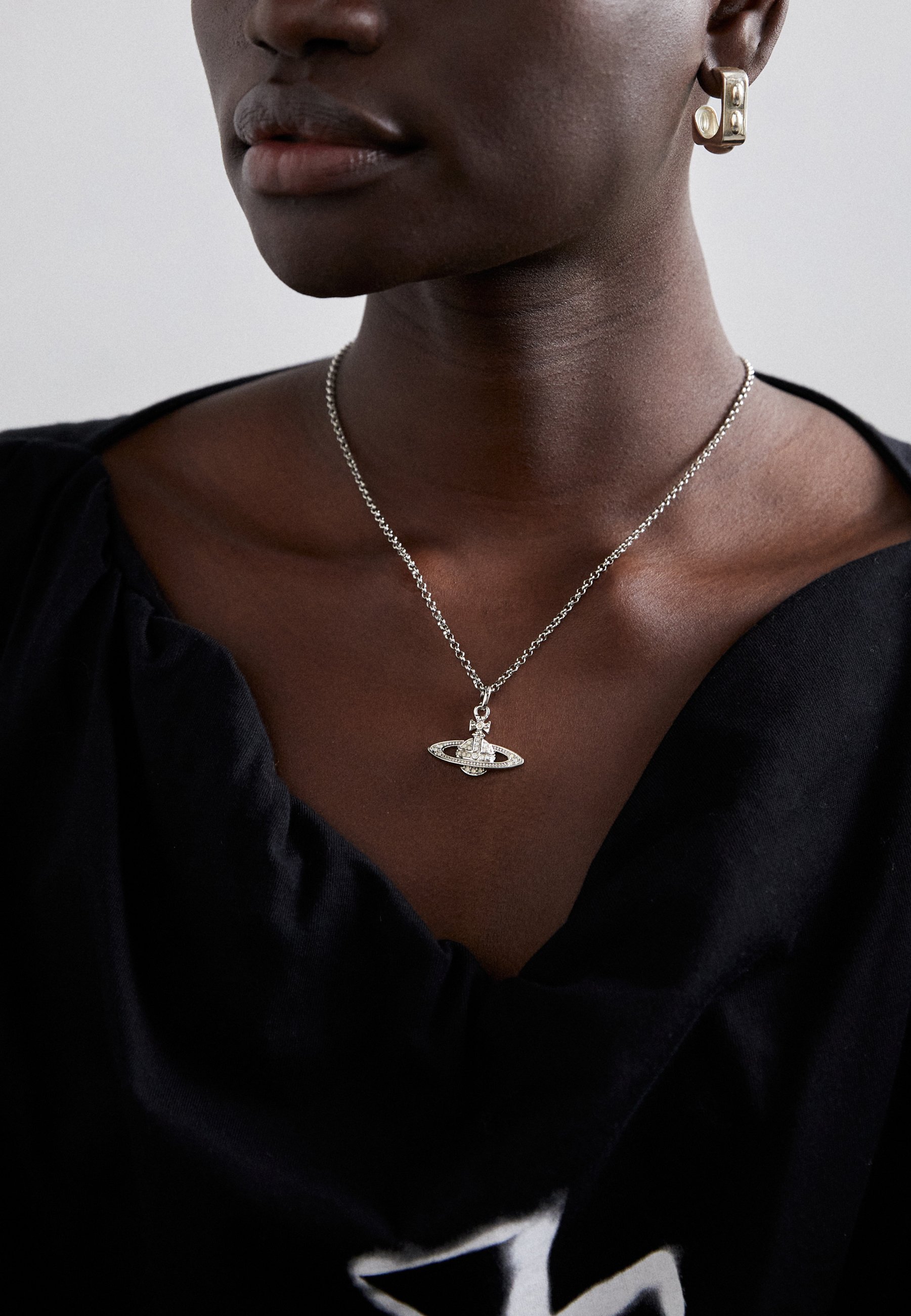 Vivienne Westwood MINI RELIEF PENDANT - Necklace - silver