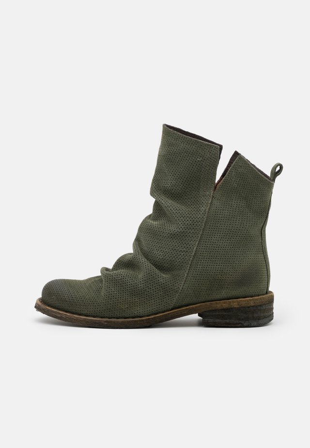 GREDO - Classic ankle boots - marvin birch