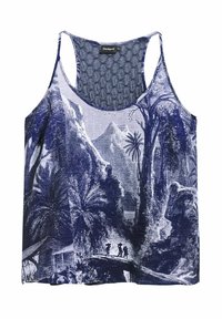 Námornícky modrý top bez rukávov so zložitým tlačou krajiny, ktorý zobrazuje hory, stromy a postavy. Mäkká tkanina s textúrovanou vnútornou podšívkou.