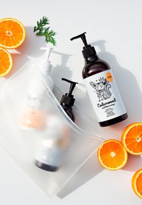 Yope LIQUID SOAP - Sapone liquido - cedarwood & bitter orange