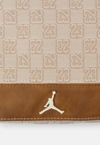 Jordan JAM MONOGRAM MINI MESSENGER BAG  - Taška cez plece - coconut milk
