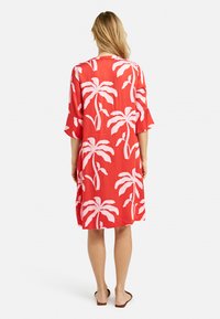 Smith&Soul MIT PALMEN - Freizeitkleid - chili print