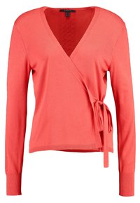 Cardigan tricoté en coral avec des manches longues, un décolleté en V profond et un détail à nouer à la taille. Texture lisse et bords côtelés.