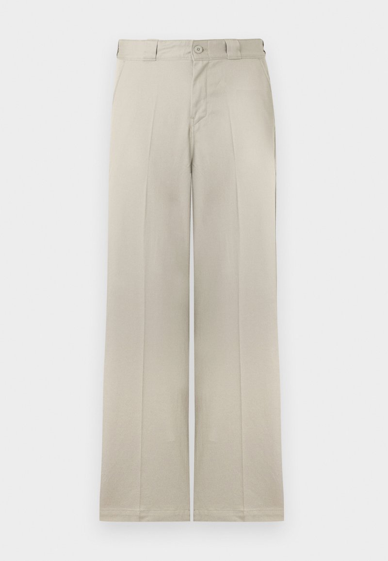 Pantalon beige taille haute à jambes droites, avec bouton sur le devant et passants de ceinture, présenté sur un fond uni.
