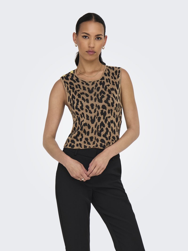 Top bez rukávů s leopardím vzorem v zemitých tónech, s kulatým výstřihem a žebrovanou texturou. V kombinaci s černými elegantními kalhotami.