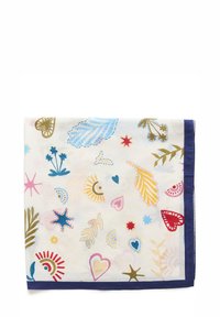 Šareni svileni šal s uzorcima listova, zvijezda i srca na krem pozadini, s tamnoplavim obrubom.