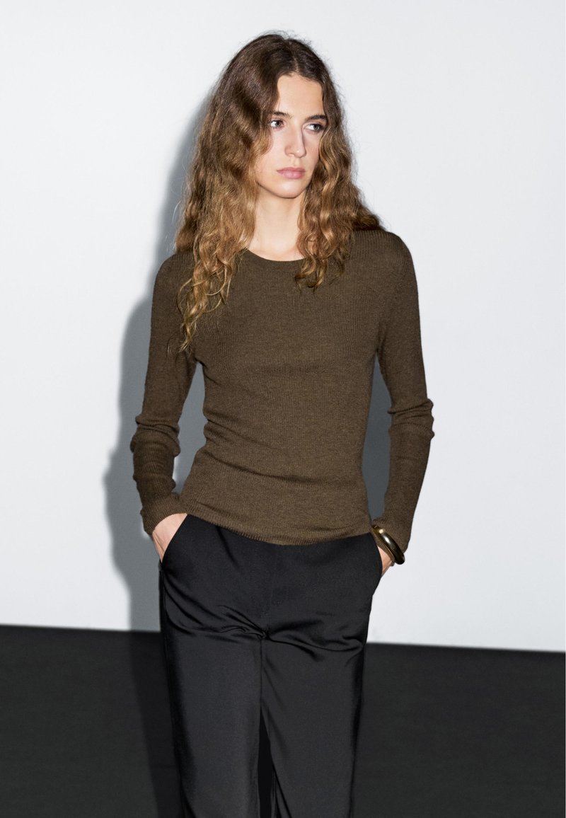 Massimo Dutti RIBBED CREW NECK - Maglione - dark brown