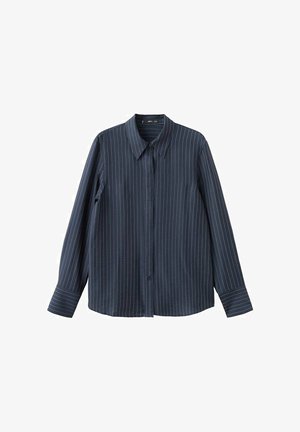 Donkerblauw overhemdbloes met lange mouwen, witte verticale strepen en een klassieke kraag, plat neergelegd met open manchetten.