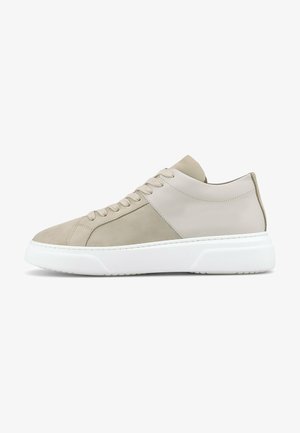 Trainers - beige