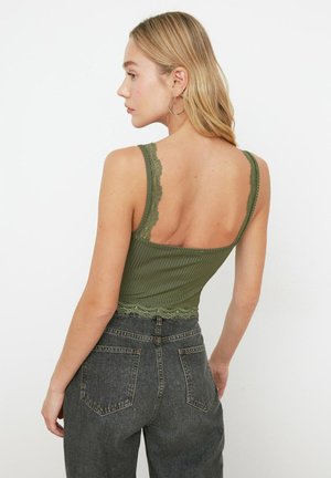 Top - green