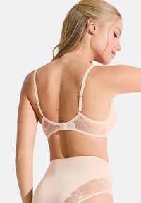 Lisca PRÉFORMÉ SPACER PATRICIA - Soutien-gorge à armatures - beige