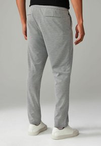 Next MOTIONFLEX  REGULAR FIT - Stoffhose - grey