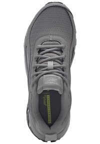 Šedá sportovní bota s textilním svrškem, šněrováním, polstrovaným límcem a měkkou stélkou s označením "Comfort Footbed".