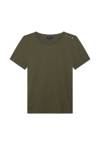 Olijfgroene t-shirt met korte mouwen, gemaakt van zachte stof, met een ronde halslijn en drie decoratieve gouden knopen op de linker schouder.
