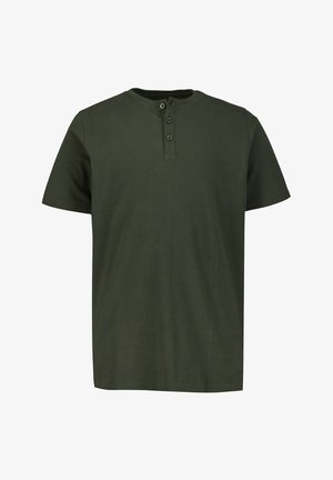 Olivgrünes Kurzarm-T-Shirt aus weicher Baumwolle. Verfügt über einen Rundhalsausschnitt mit drei Knopfakzenten. Glatte Textur, lockere Passform.