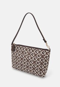 Sac à épaule à motifs bruns avec fermeture éclair, présentant un design géométrique dans des teintes claires et des accents en métal doré.